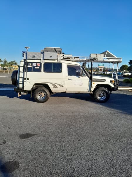 1995 TOYOTA LANDCRUISER (4x4) 11 SEAT 5 SP MANUAL 4x4 TROOPCARRIER62882773463041113
