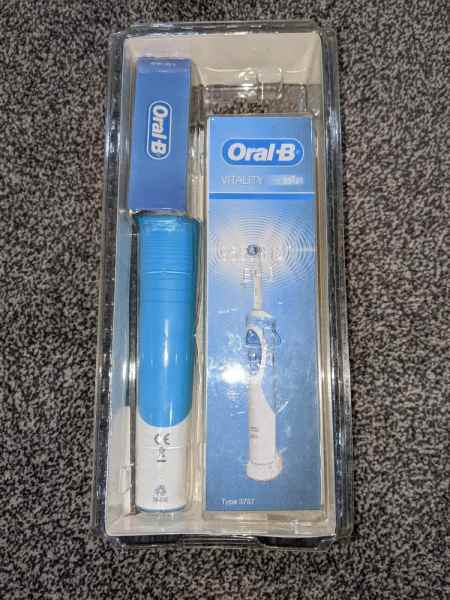 Oral B Vitality Plus Floss Action Electric Toothbrush - NEW63020448274306112