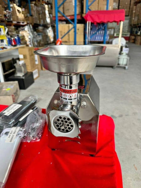 MEAT GRINDER STAINLESS STEEL HEAVY DUTY AUTOMATIC WITH 2 BLADES CUTTER63016487548290111