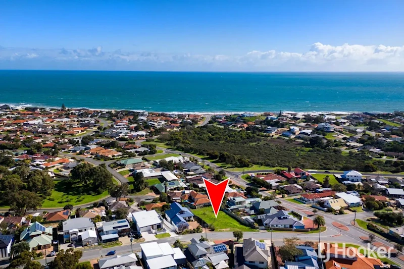 1069m2 R20 lot  with potential subdivide into 2 blocks with elevated ocean Views63004382264963113