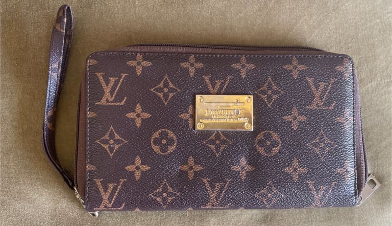 Gift Gallery   Branded Ladies Wallet  Louis Vuitton  Facebook