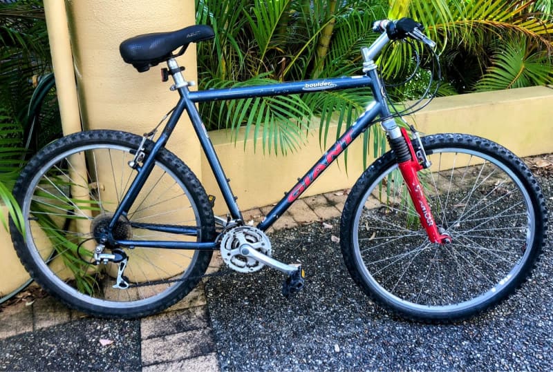 men's giant boulder mountain bike