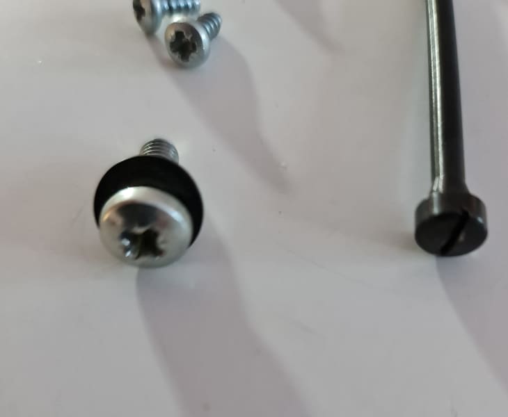 Screws for Husqvarna 6690 sewing machine vintage63017768203395113