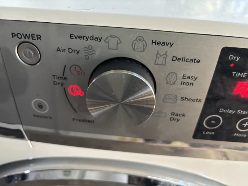 Fisher & Paykel 8kg  condenser dryer  63022180467457112