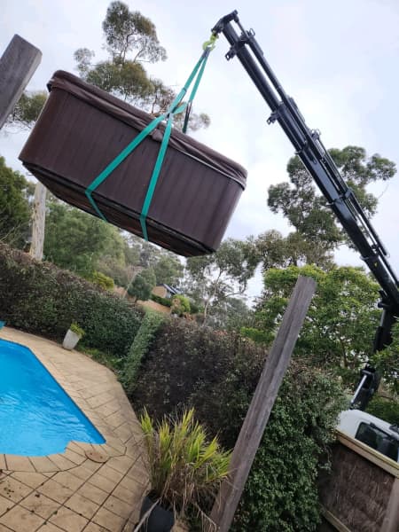 CRANE TRUCK WITH OPERATOR FOR HIRE63011991921667114