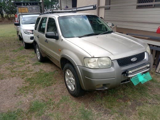 2004 ford escape battery