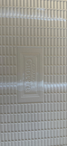 White ceramic tiles63437935609345113