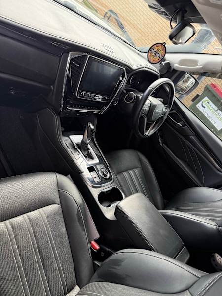 Isuzu Mux - LST 202362939537465091113