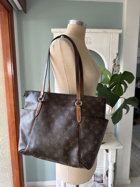 Louis Vuitton Totally MM damier azur w / cardboard box, invoice and dustbag  - Catawiki