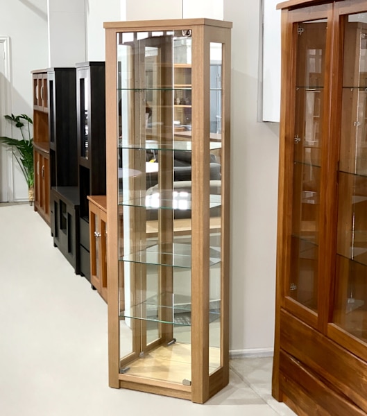 DU55 - Tassie Oak Single Door Display Unit $980ea628633851527691111