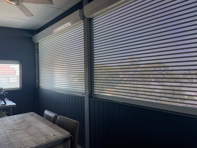 Roller shutter business 63007361467907112