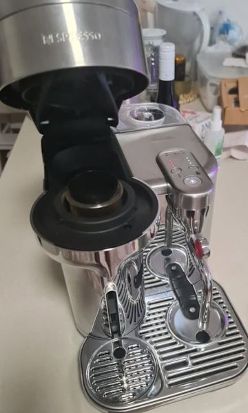 Nespresso Vertuo Creatista - Coffee Pod Capsule - Excellent condition63022182026371111
