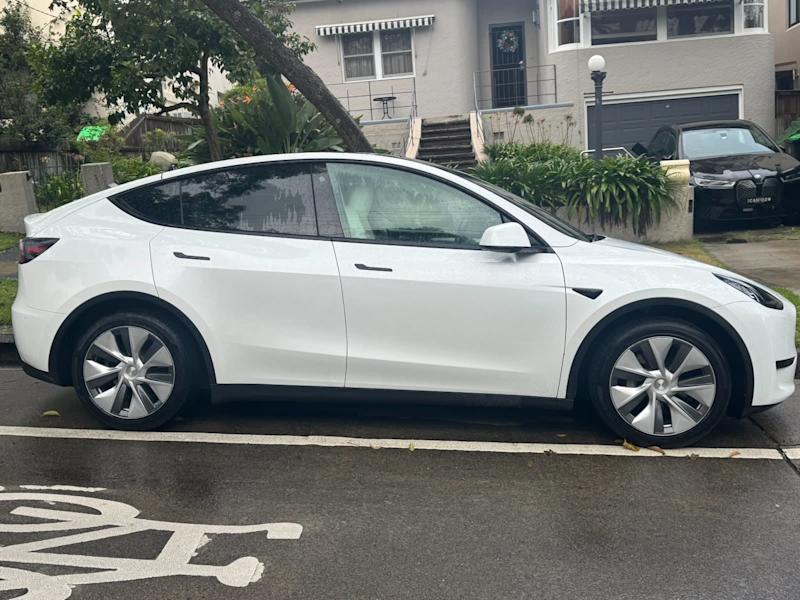 2023 TESLA MODEL Y REAR-WHEEL DRIVE 1 SP AUTOMATIC 5D WAGON62936663685379111
