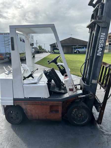 Nissan forklift62937621818882110