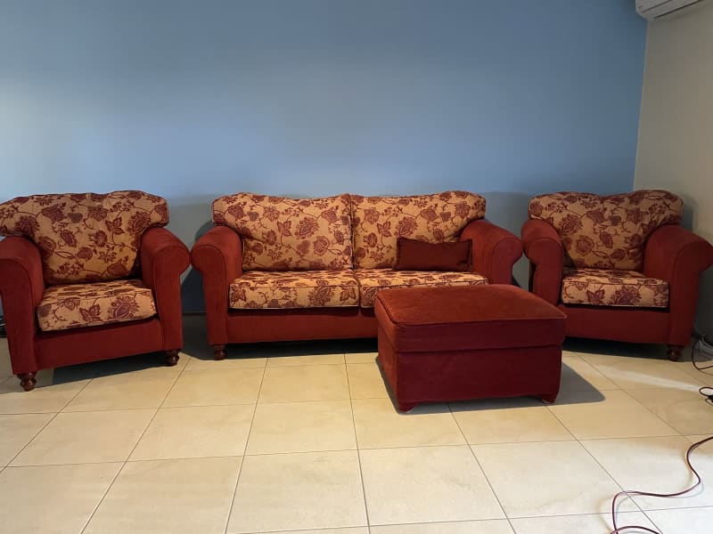 Lounge suite for sale outlet gumtree