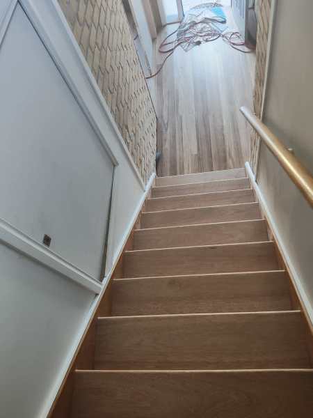 Floor Sander. Steps and stairs sanding and polishing 63012914312834111