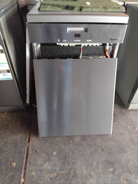 Miele dishwasher   door.  Cover ............          and parts avail630173206152981111