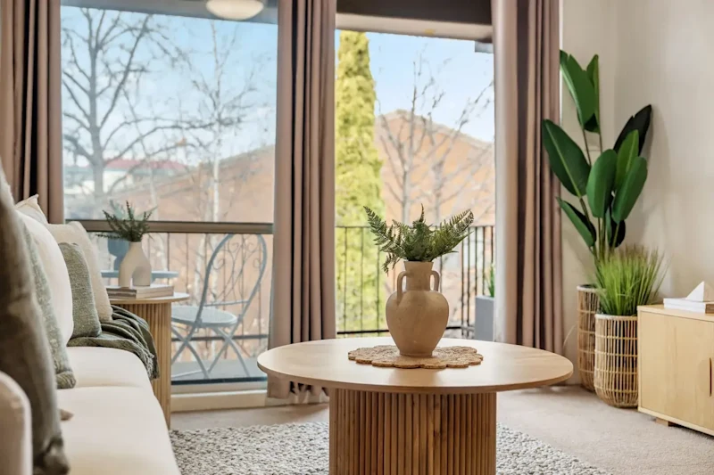 Stylish Living in Prime Inner South Location629317103522581119