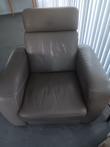 Quality leather recliner62863407882755113