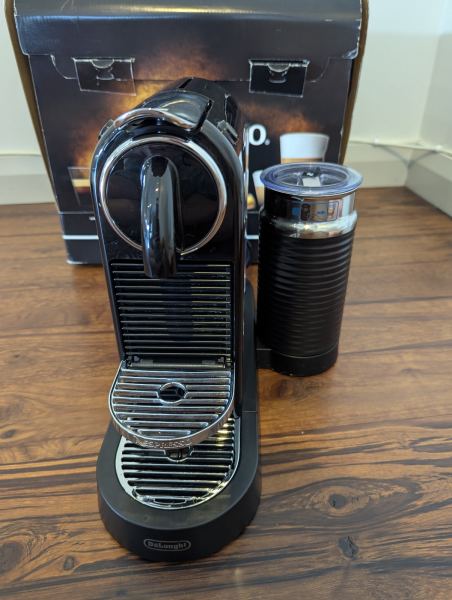 DeLonghi Nespresso Citiz & Milk Coffee Machine63019075272450111