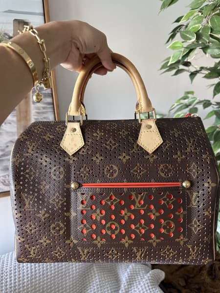 Louis Vuitton Speedy 30 in perforated. Canvas. It is so different yet