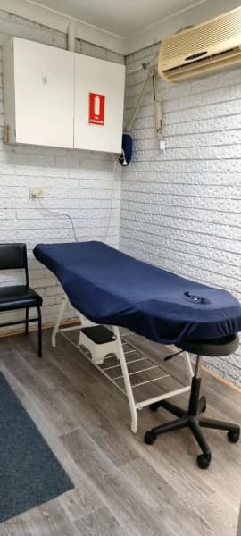 Beauty room for rent 62995718099075111