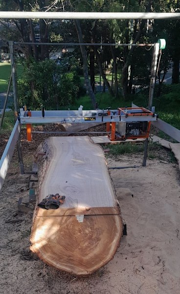 MOBILE SAWMILLING AND TIMBER SLABS FOR SALE.63011990876675111