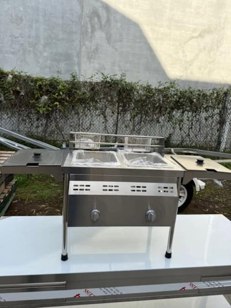 Commercial Double Gas Deep Fryer with Side Benches & Stand 20L63021731446018111