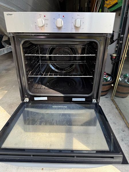 Oven, grill and stove top used 63612126506369111