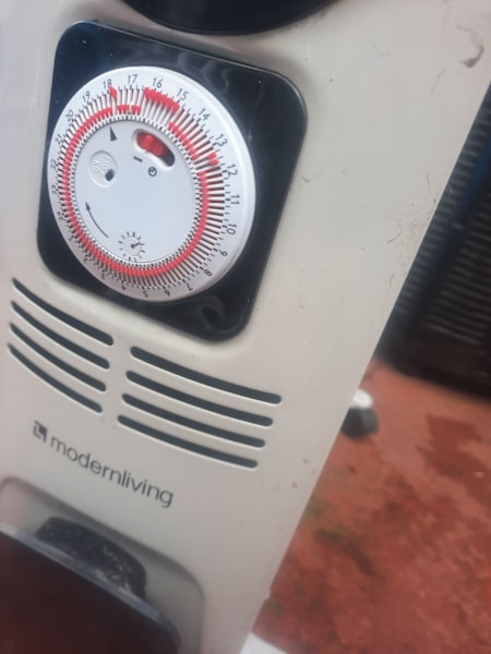 modern living 11 fin oil heater cyae35-11t (working) with timer63612128465281113