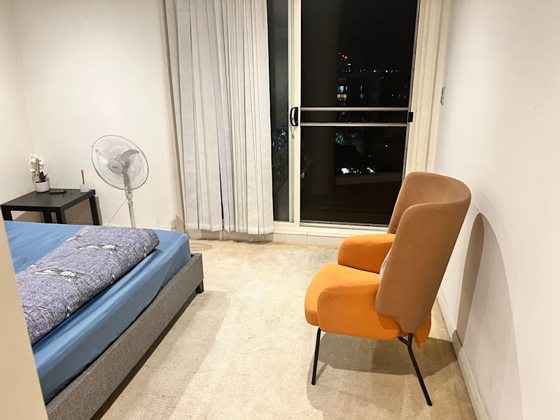 Sunny Spacious Room with Magnificent Views in Westmead 63007636862723114