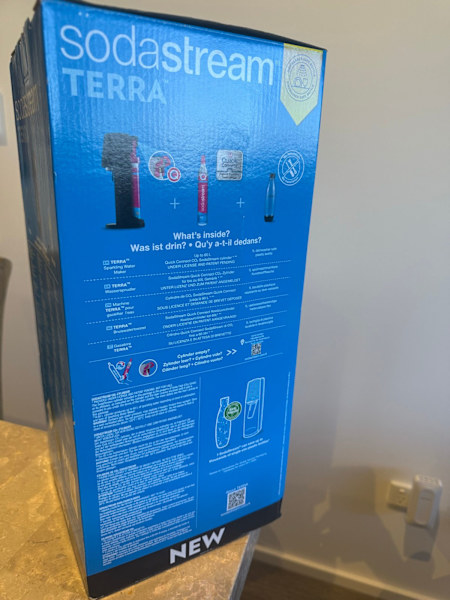 BRAND NEW SodaStream Terra soda machine and sparkling water maker kit.63444044720131112