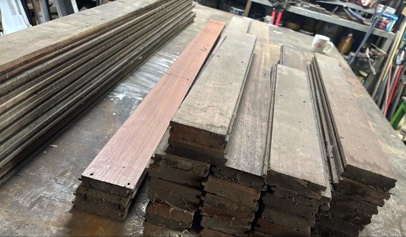 Jarrah floor boards $280 lineal metres and posts$3Oeach63011175040769111