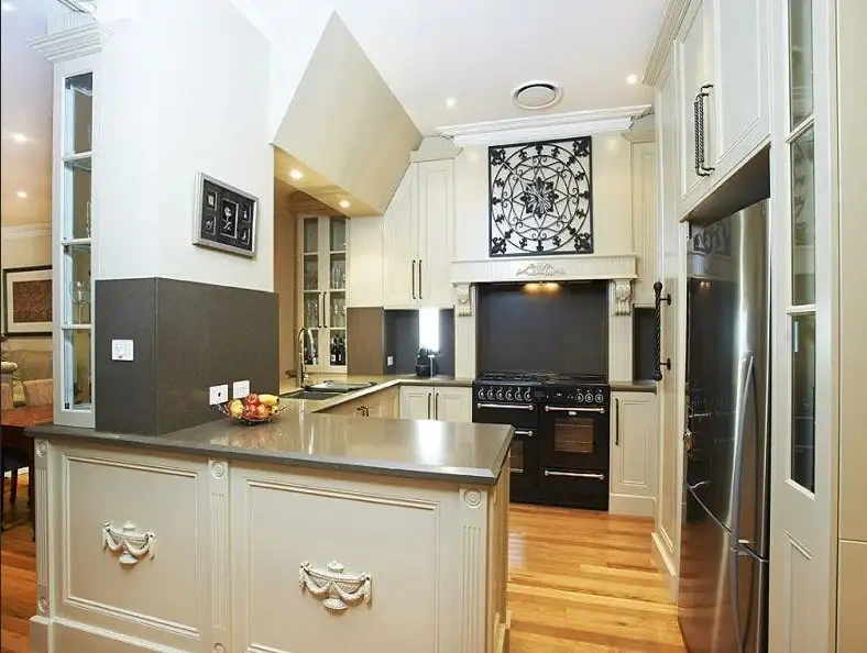NEAT & WELL APPOINTED 4 BEDROOM FAMILY COTTAGE62882739730049113