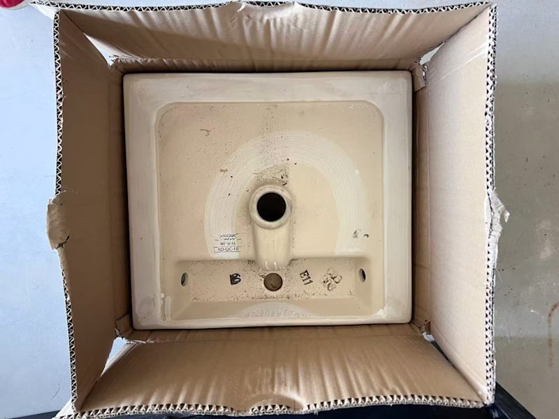 White Ceramic Above Counter Wash Basin62863392311554112
