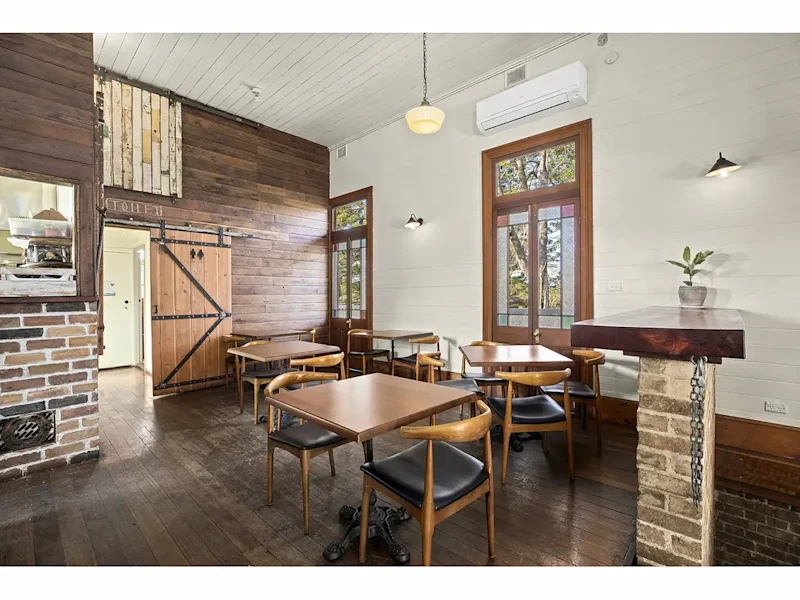Iconic landmark building, Bellingen62929683737987114