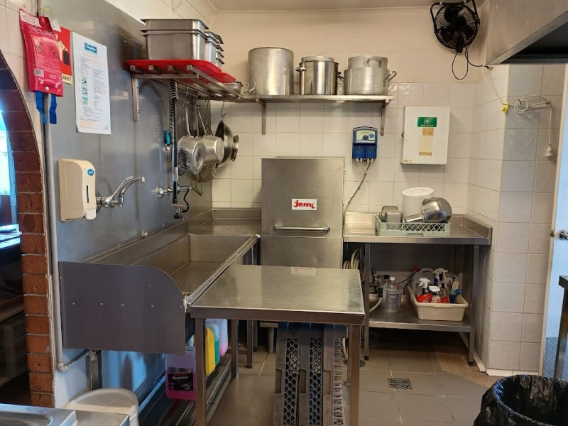 Italian Restaurant63438904779010111