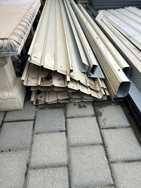 Patio steel posts and roof sheets63004512400131111