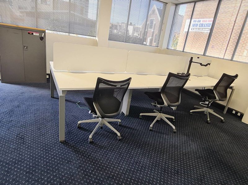 Complete office desk setup62863381651458112