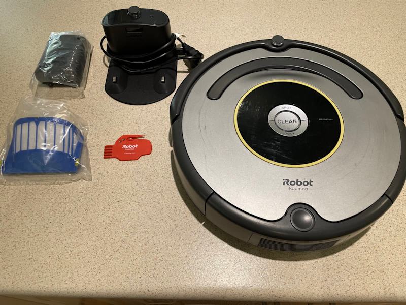 Brand New Shark Ion RV700 Robot Vacuum Cleaner
