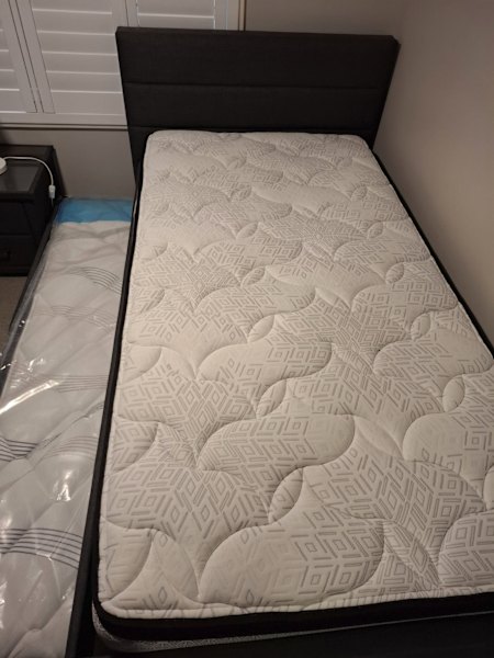King single Paddinton bed / trundle with Sealy Posturepedic mattresses62866849236482112