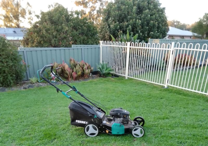 LAWN MOWING SERVICE 62863843740163111