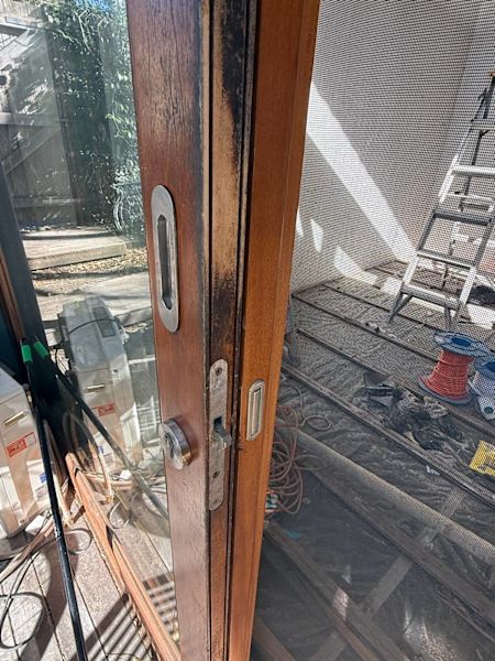 Sliding door unit hardwood timber63010349298563111