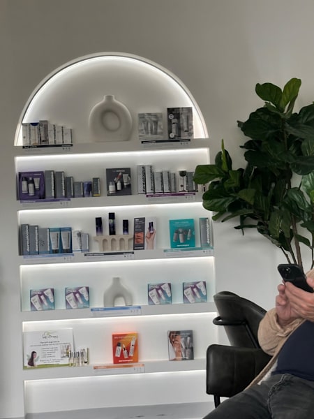 Beauty clinic /Hair Salon Kincumber in62882739904514112