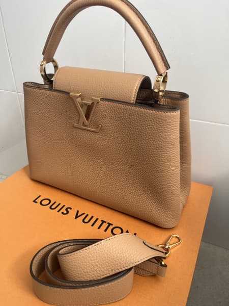 Capucines MM Taurillon Leather - Handbags M42259
