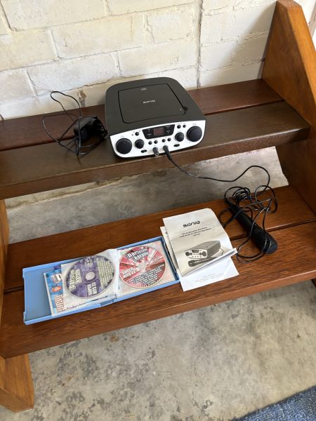 Entertainment CD + G Karaoke machine 62863382538371113