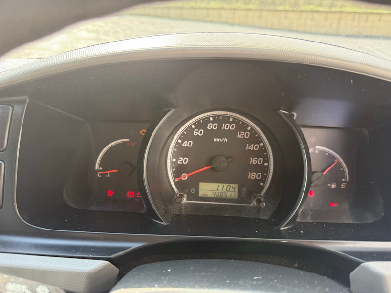 Toyota Hiace62933714512385114