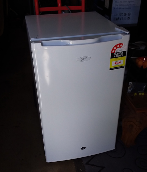 Bar fridge630177650085141127