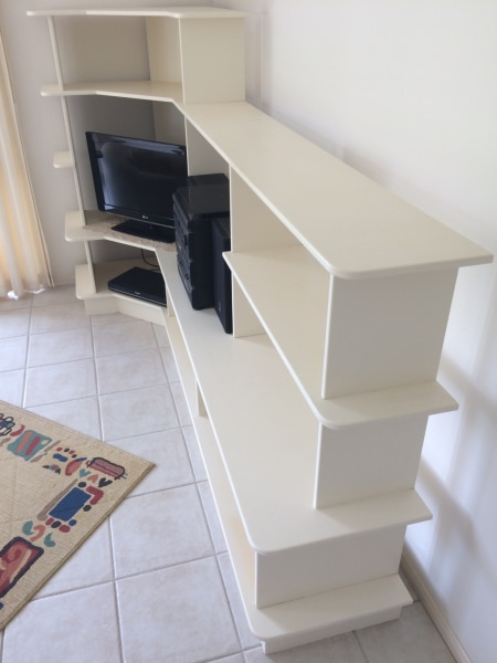 Corner Unit62863378126850111