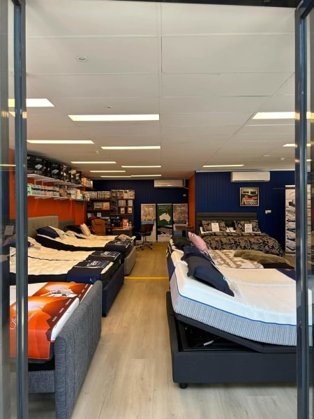 Commercial shop for lease or rent 62995620474626111